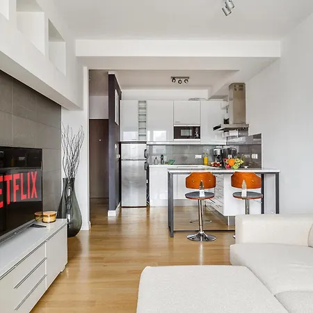 Cozy Family With Balcony Near Zlote Tarasy 公寓