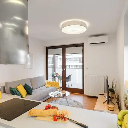 Cozy Family With Balcony Near Zlote Tarasy 公寓 *