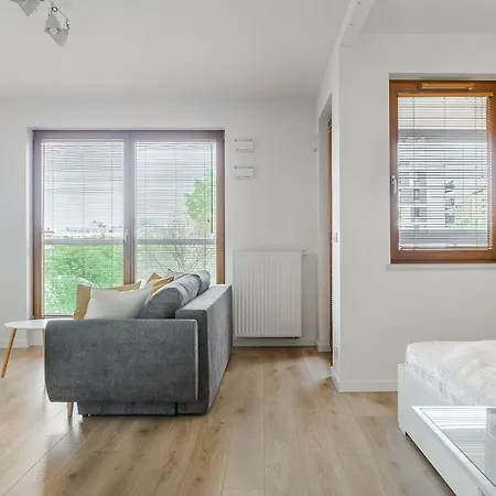 Cozy Family With Balcony Near Zlote Tarasy Apartment