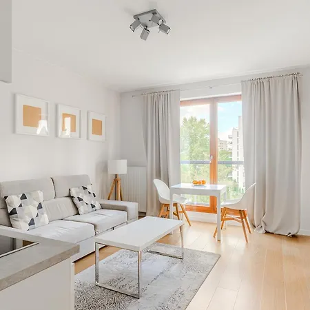 아파트 Cozy Family With Balcony Near Zlote Tarasy