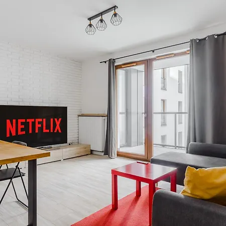 Cozy Family With Balcony Near Zlote Tarasy Apartment Warsaw