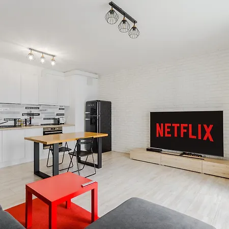Apartment Cozy Family With Balcony Near Zlote Tarasy