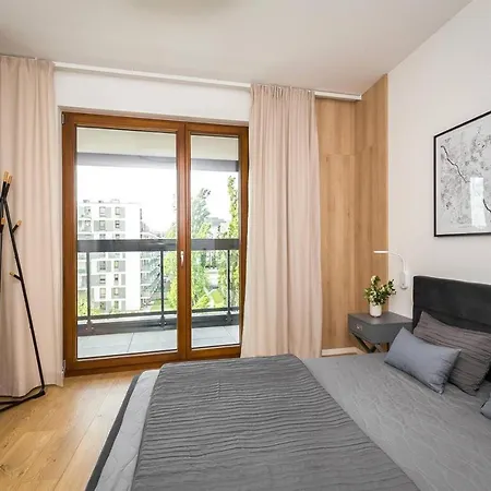 Lägenhet Cozy Family With Balcony Near Zlote Tarasy