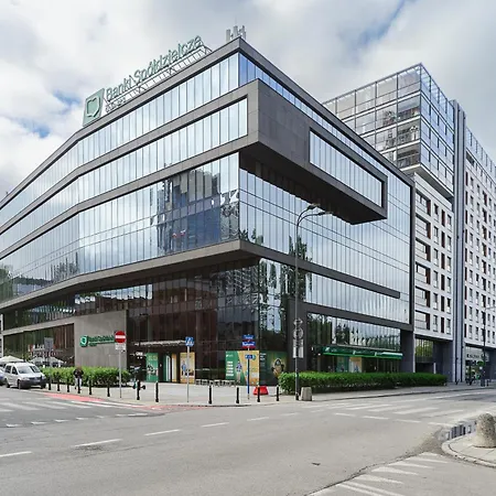 Cozy Family With Balcony Near Zlote Tarasy 아파트 바르샤바