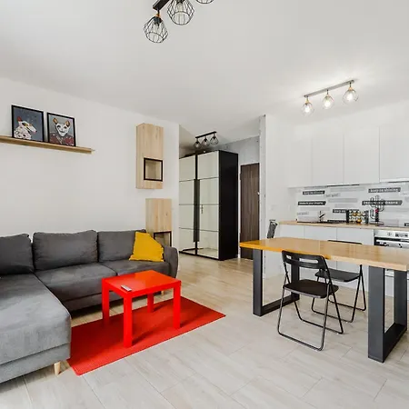 Apartment Cozy Family With Balcony Near Zlote Tarasy Warsaw