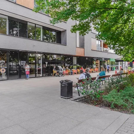 Cozy Family With Balcony Near Zlote Tarasy * 바르샤바