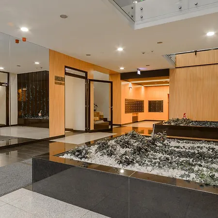 Cozy Family With Balcony Near Zlote Tarasy * Warsaw