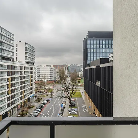Apartment Cozy Family With Balcony Near Zlote Tarasy