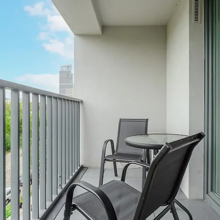 Cozy Family With Balcony Near Zlote Tarasy