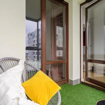 Cozy Family With Balcony Near Zlote Tarasy *