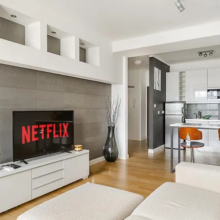 Cozy Family With Balcony Near Zlote Tarasy