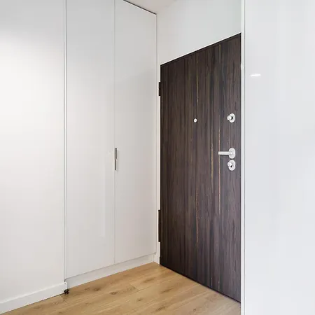 Cozy Family With Balcony Near Zlote Tarasy Warszawa