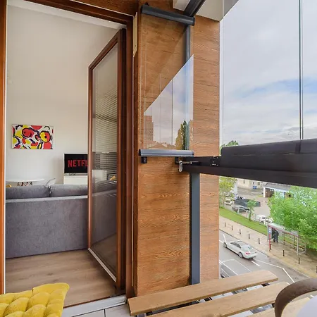 Cozy Family With Balcony Near Zlote Tarasy