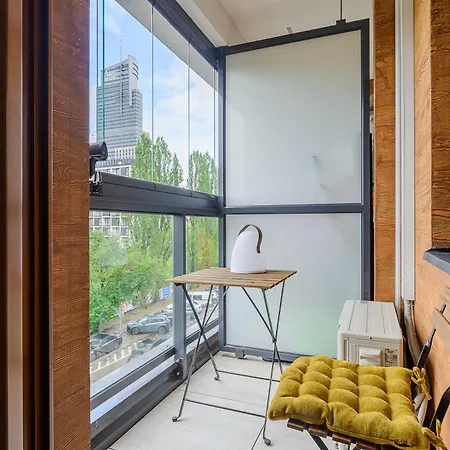 Cozy Family With Balcony Near Zlote Tarasy