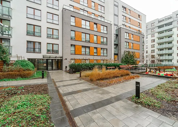 Cozy Family With Balcony Near Zlote Tarasy Varsó