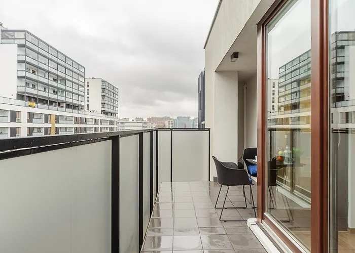 Cozy Family With Balcony Near Zlote Tarasy