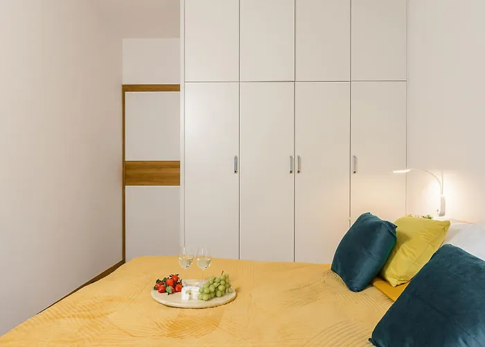 Cozy Family With Balcony Near Zlote Tarasy *