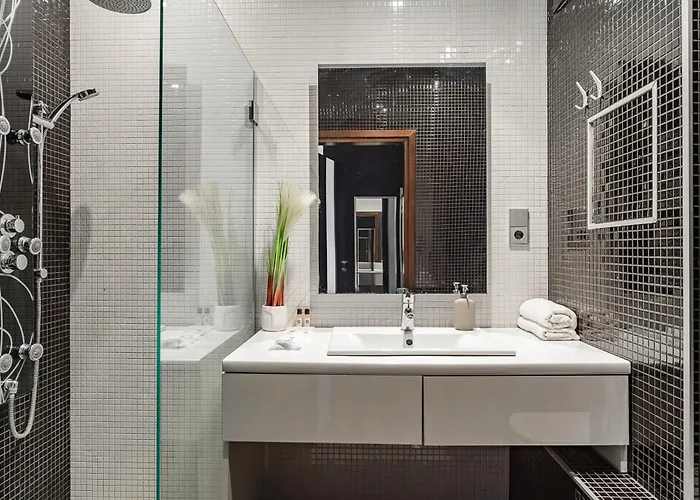 Cozy Family With Balcony Near Zlote Tarasy Varsó