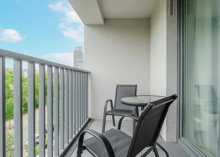Cozy Family With Balcony Near Zlote Tarasy