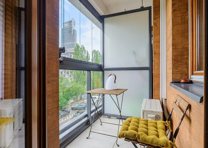 Cozy Family With Balcony Near Zlote Tarasy