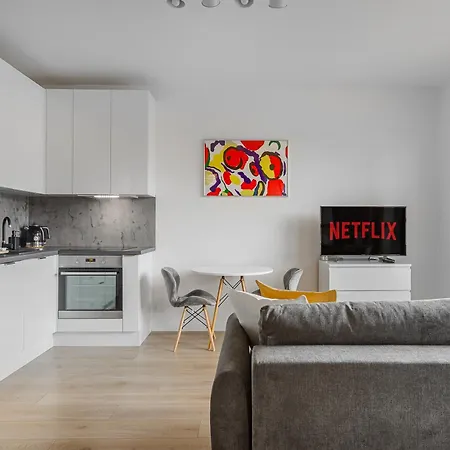 Cozy Family With Balcony Near Zlote Tarasy Apartamento *