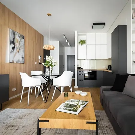 Apartmán Cozy Family With Balcony Near Zlote Tarasy Varšava