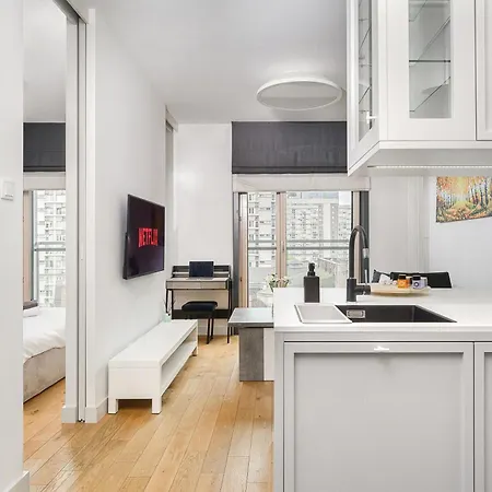 Apartmán Cozy Family With Balcony Near Zlote Tarasy