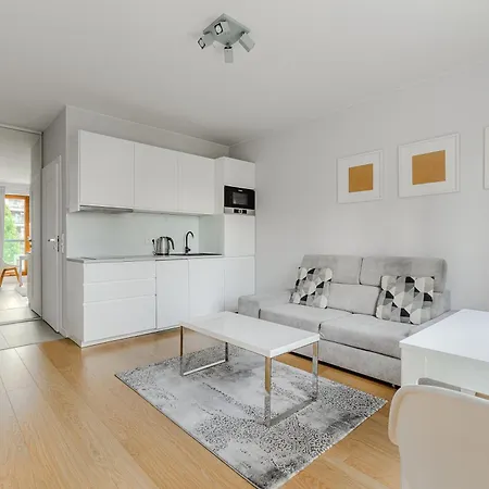 Apartmán Cozy Family With Balcony Near Zlote Tarasy Varšava