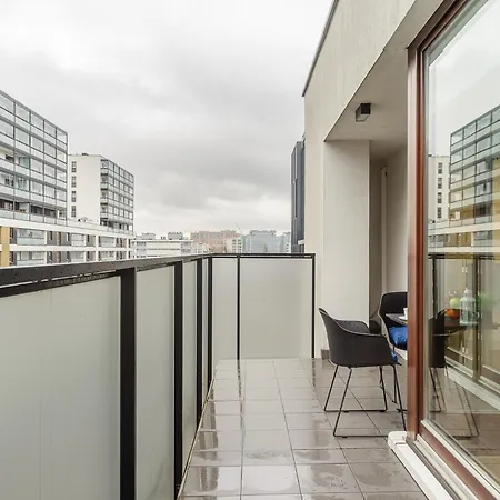 Cozy Family With Balcony Near Zlote Tarasy