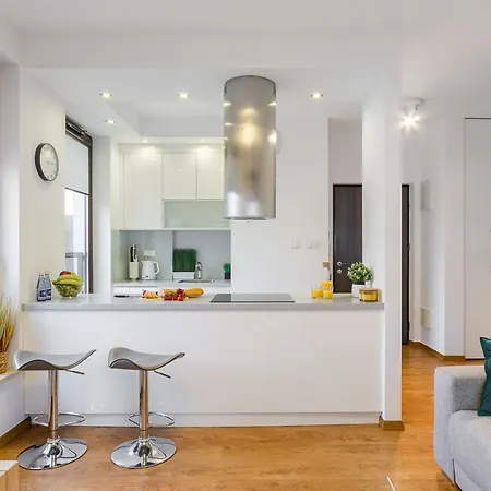 Apartmán Cozy Family With Balcony Near Zlote Tarasy *