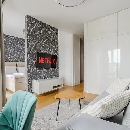 Cozy Family With Balcony Near Zlote Tarasy Apartmán