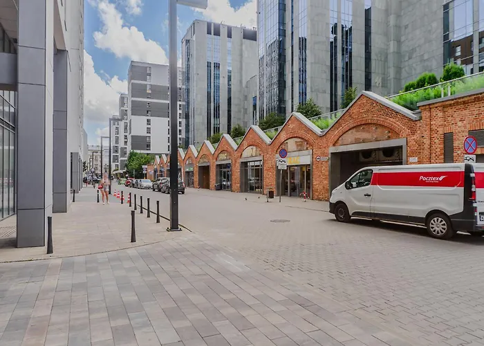 Cozy Family With Balcony Near Zlote Tarasy شقة وارسو