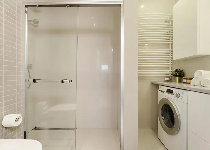 Cozy Family With Balcony Near Zlote Tarasy شقة *