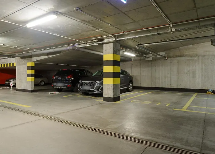 شقة Cozy Family With Balcony Near Zlote Tarasy *