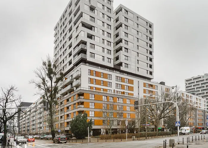 Cozy Family With Balcony Near Zlote Tarasy شقة