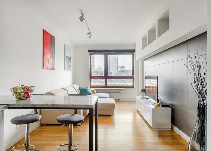 شقة Cozy Family With Balcony Near Zlote Tarasy *