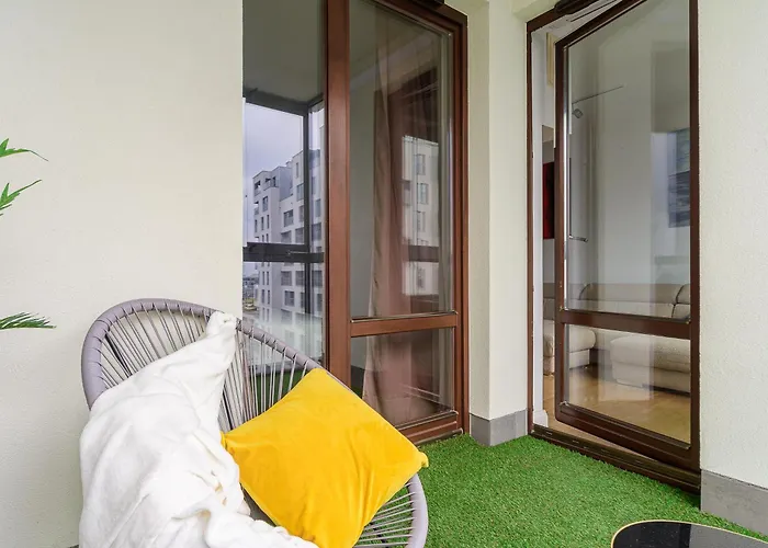 Cozy Family With Balcony Near Zlote Tarasy *