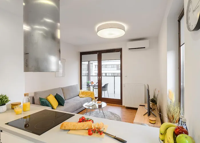 Cozy Family With Balcony Near Zlote Tarasy شقة *